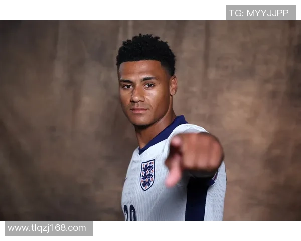 其他球星观看足球比赛的独特视角与心得分享